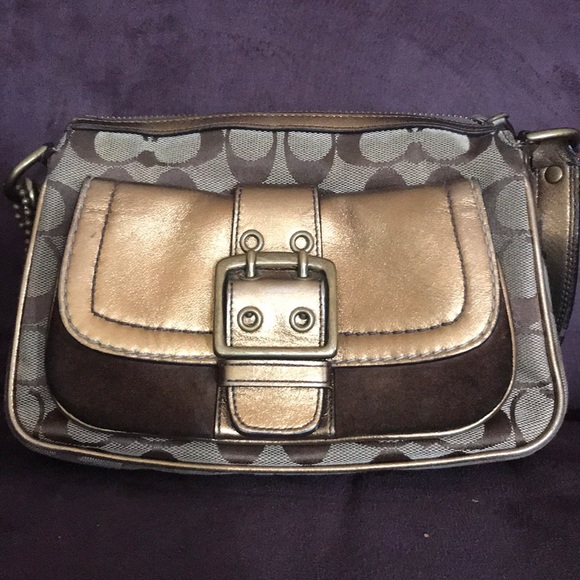 2004 Gold Coach - Picture 1 of 8